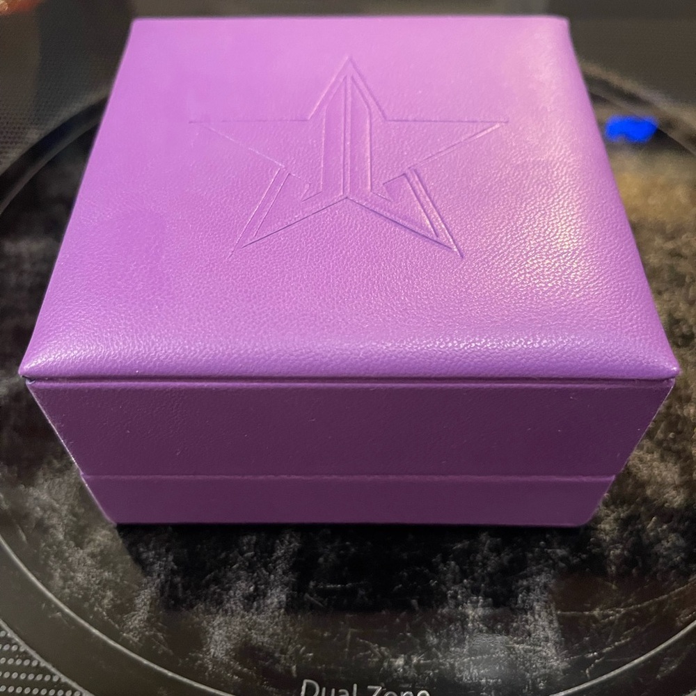 Jeffree Star Highlighter in Purple Box